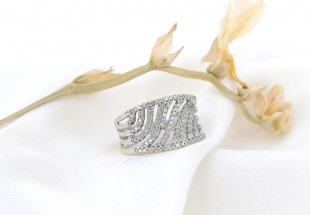 Anel em OURO 18K -100 DIAMANTES