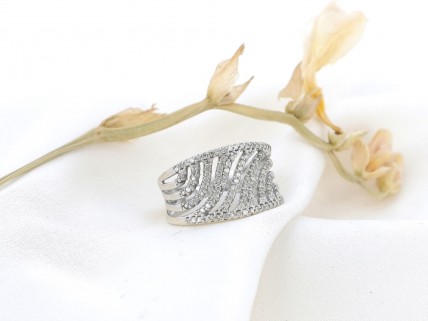 Anel em OURO 18K -100 DIAMANTES