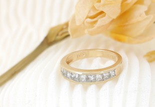 Anel em Ouro de 14K - 9 DIAMANTES