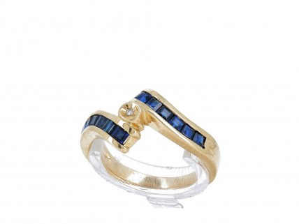 Anel em OURO 19,2K - DIAMANTE e 12 SAFIRAS