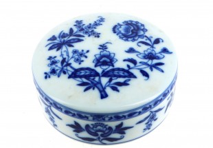 Caixa de porcelana vista alegre com tampa