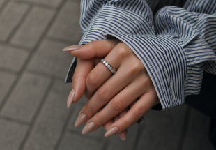 Anel em OURO 18K - 7 DIAMANTES
