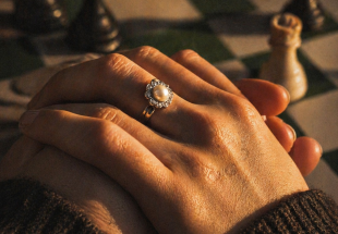 Anel em OURO Branco 19,2K - 10 DIAMANTES e PÉROLA NATURAL