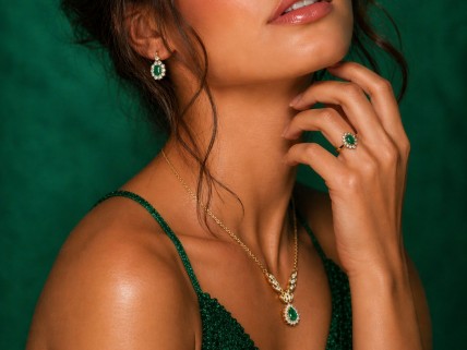 Colar em OURO 19,2K - 30 DIAMANTES e ESMERALDA 