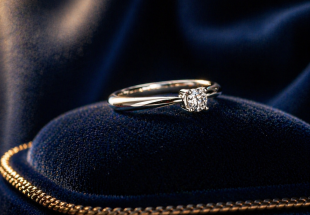 Anel ANTIGO em OURO Branco 19,2K - 1 Diamante