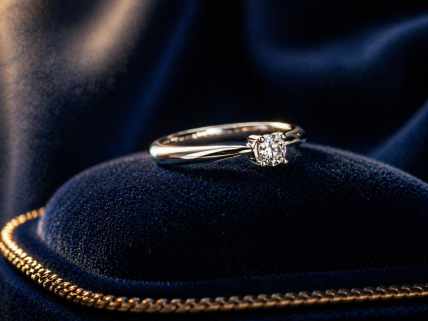 Anel ANTIGO em OURO Branco 19,2K - 1 Diamante