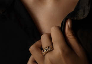 Anel em OURO 19.2K - 4 Safiras, 15 Diamantes